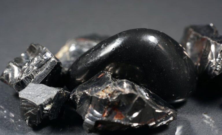 Obsidian semi-precious stone